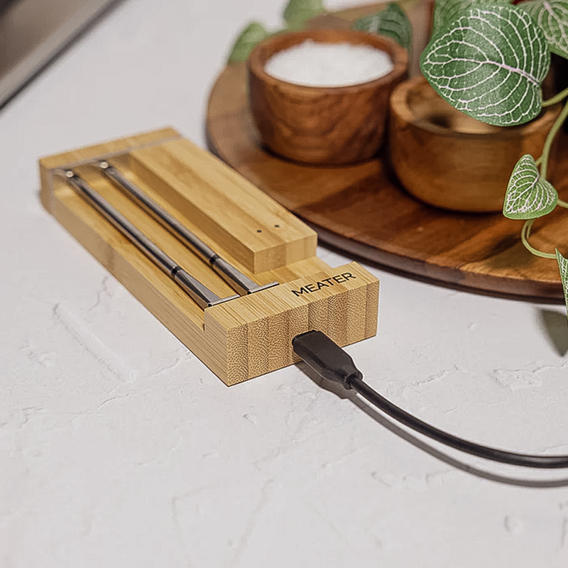 Montert Meater PRO DUO Bluetooth & WLAN steketermometer på grill