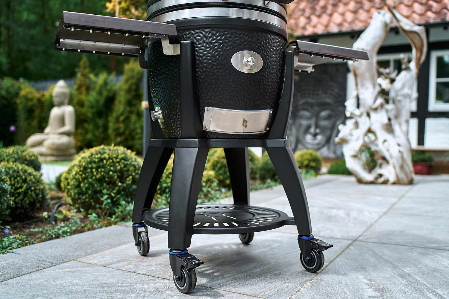 Montering av Keramisk grill AVANTGARDE.55 med stativ og sidebord