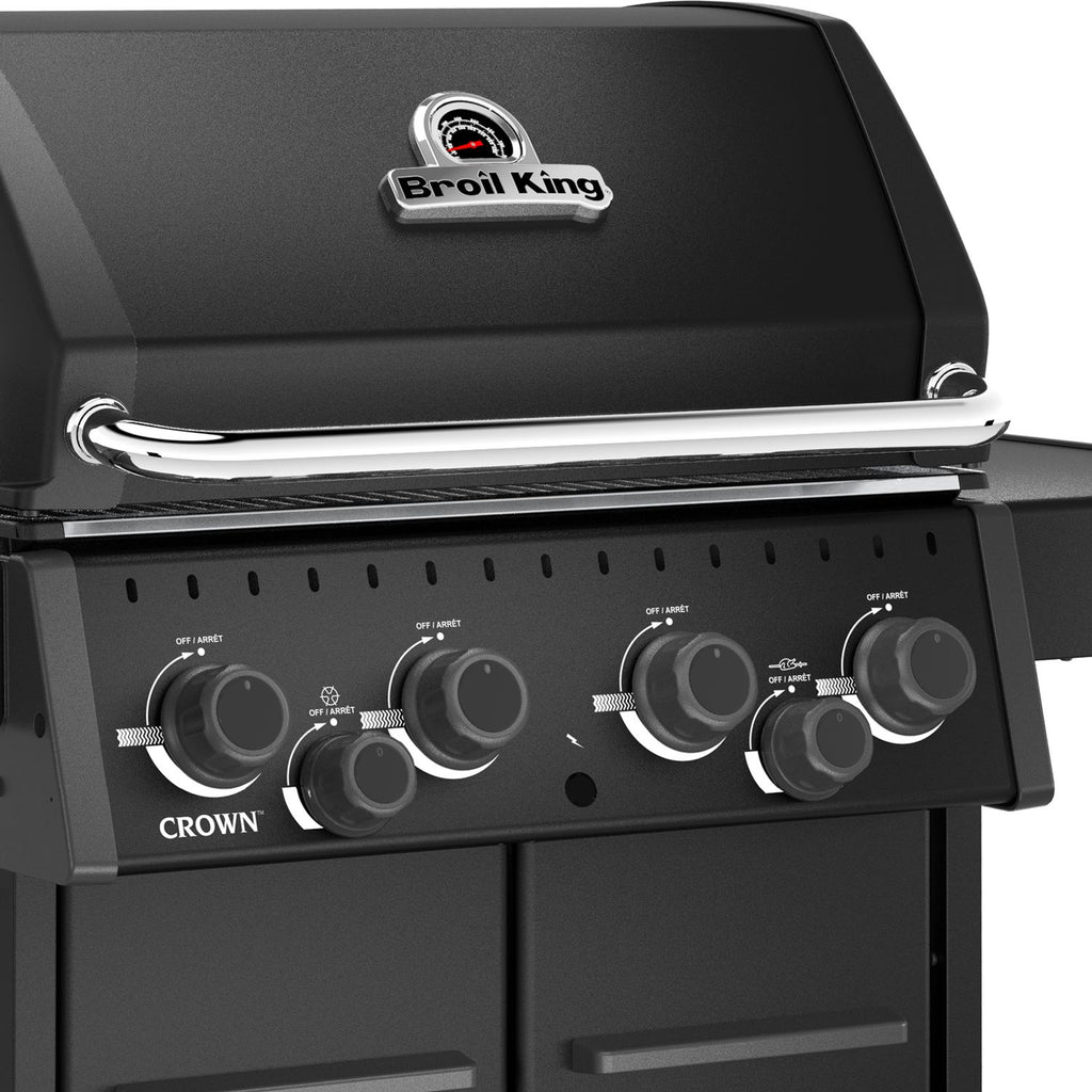Montert Gassgrill Crown 490 Shadow med åpent lokk