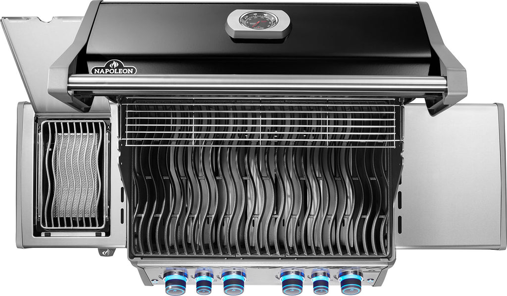 Nærbilde av Jetfire tenningssystem på Gassgrill Rogue PRO-S 525 støpejernsrist Sizzle Zone