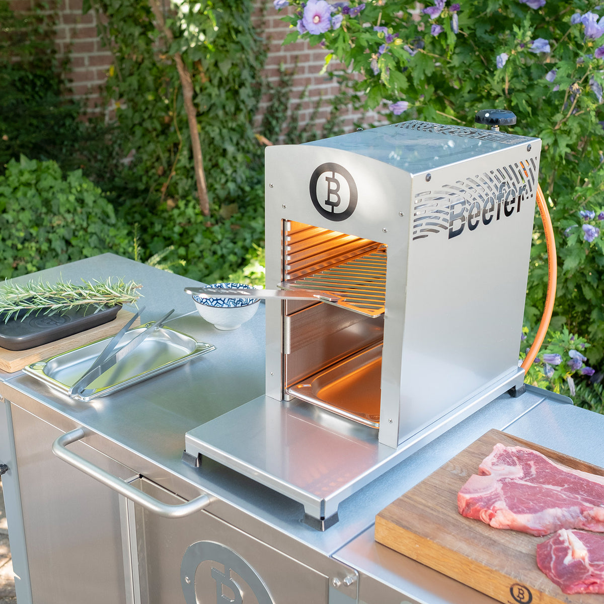 Nærbilde av grillrist i rustfritt stål på Ovnsgrill One PRO 800°C