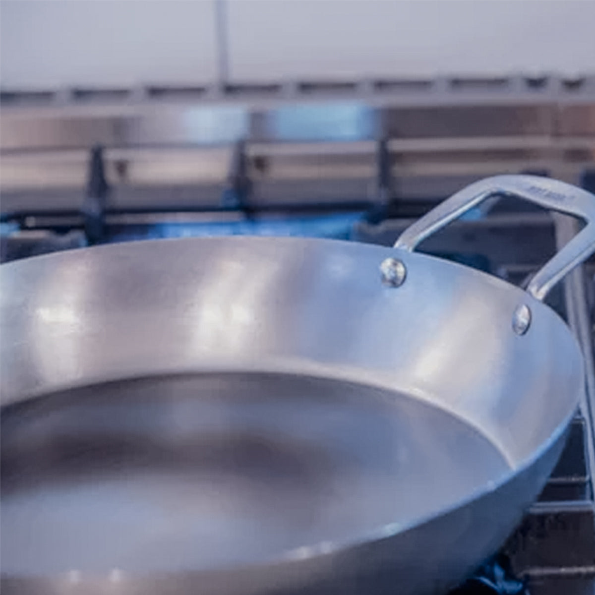 Detalj av Paellapanne karbonstål 35 cm - Hot Wok