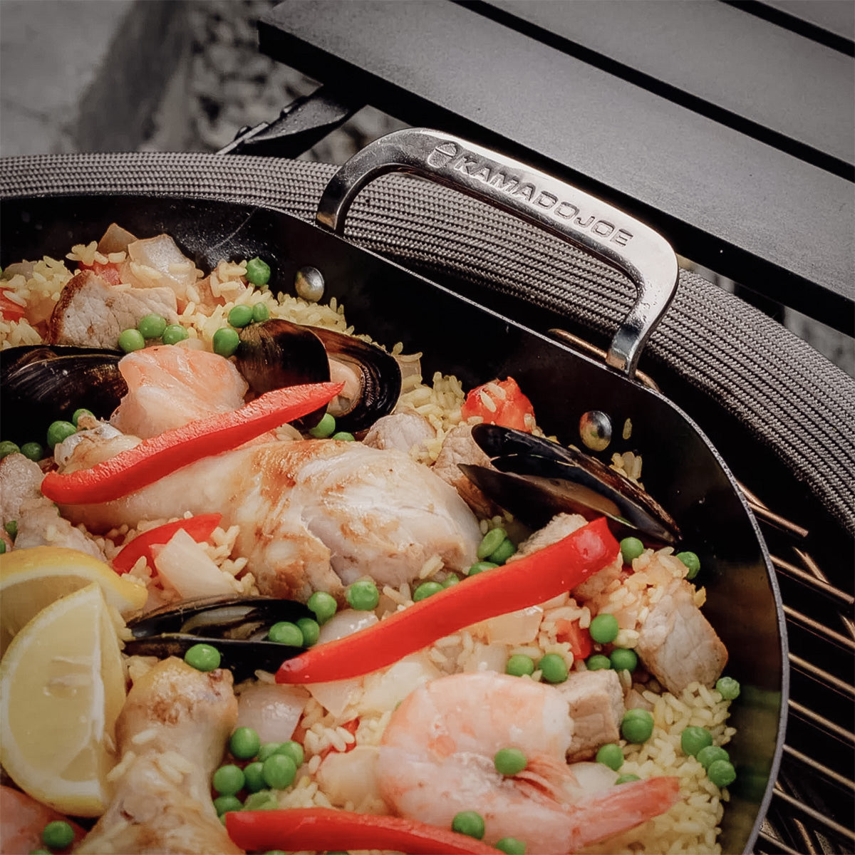 Paellapanne karbonstål 45 cm for keramisk grill - Kamado Joe nærbilde av kokeflate