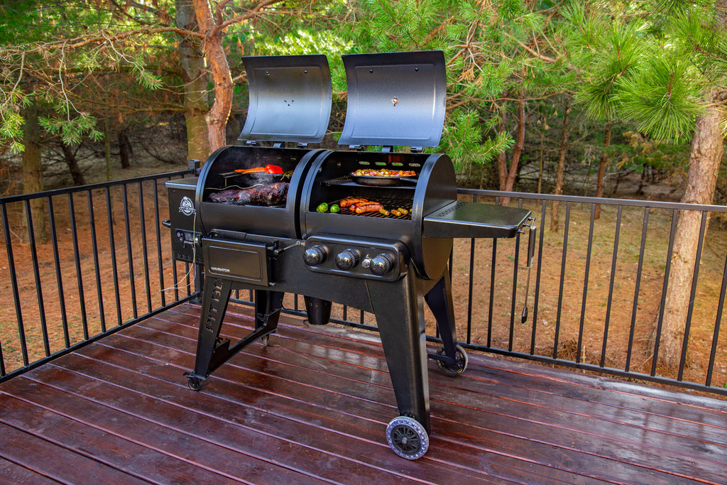 Montert Pelletsgrill Navigator 1230 kombi med WiFi og grilltrekk i bruk