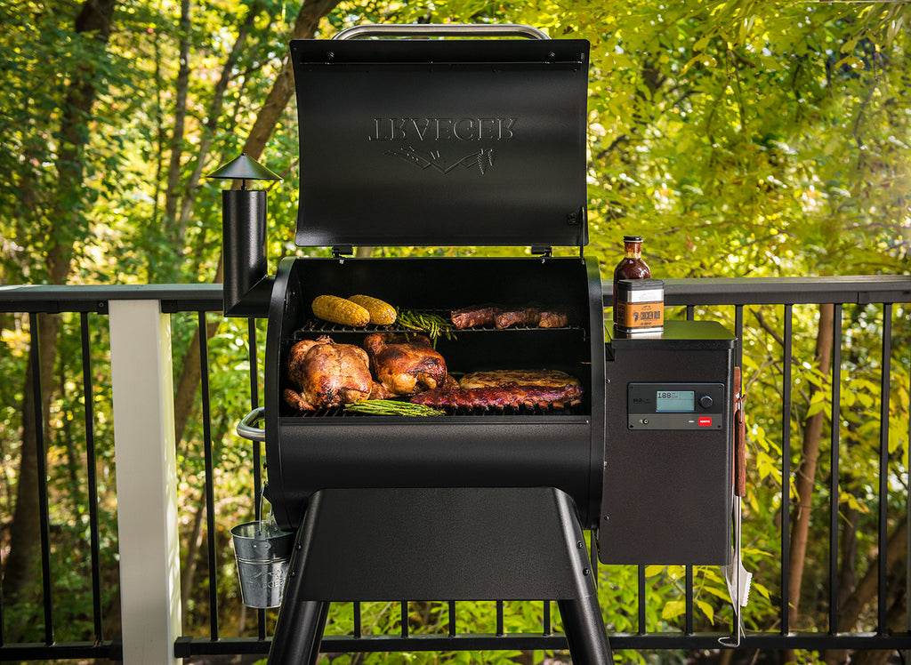 Nærbilde av grillrist på Pelletsgrill PRO 575 med WiFire og appstyring - Traeger