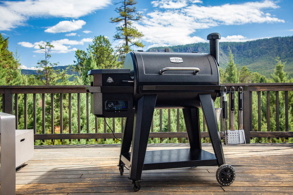 Detalj av støpejernsrist på Pelletsgrill Pro Series 850 med WiFi