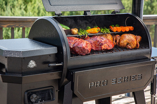 Pelletsgrill Pro Series 850 med WiFi støpejernsrist montert