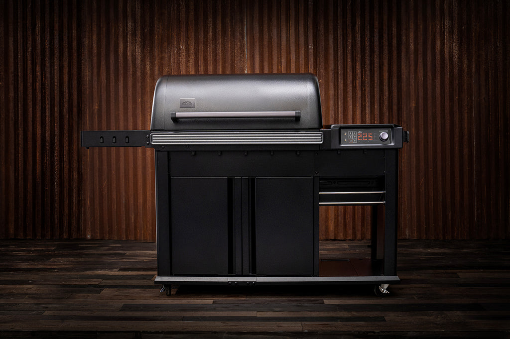 Pelletsgrill Woodridge Elite med WiFire sett bakfra