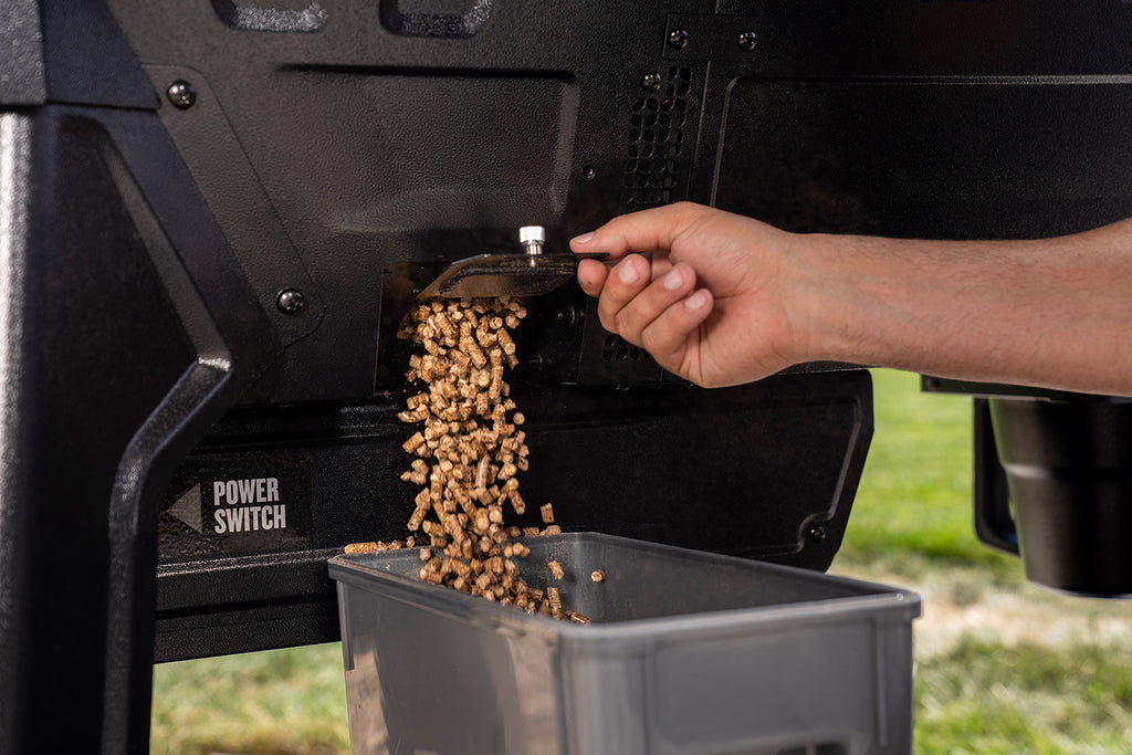 Pelletsgrill Woodridge Pro med WiFire - Traeger sidehylle med bestikkholder