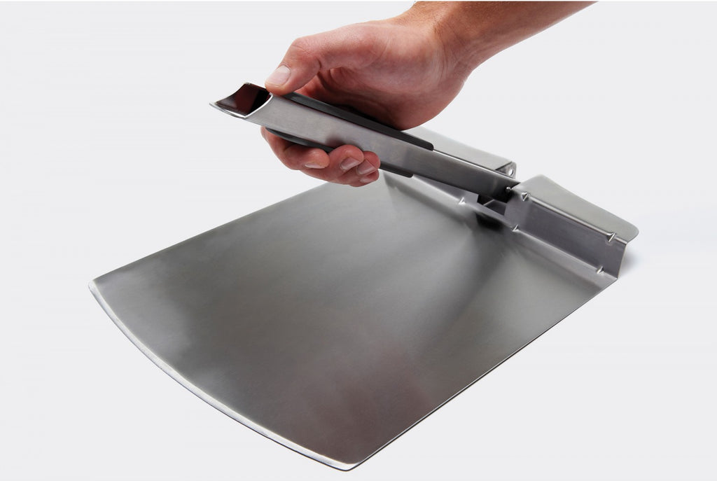 Pizzaspade rustfritt stål 30x25 cm sammenleggbar Broil King detalj av håndtak