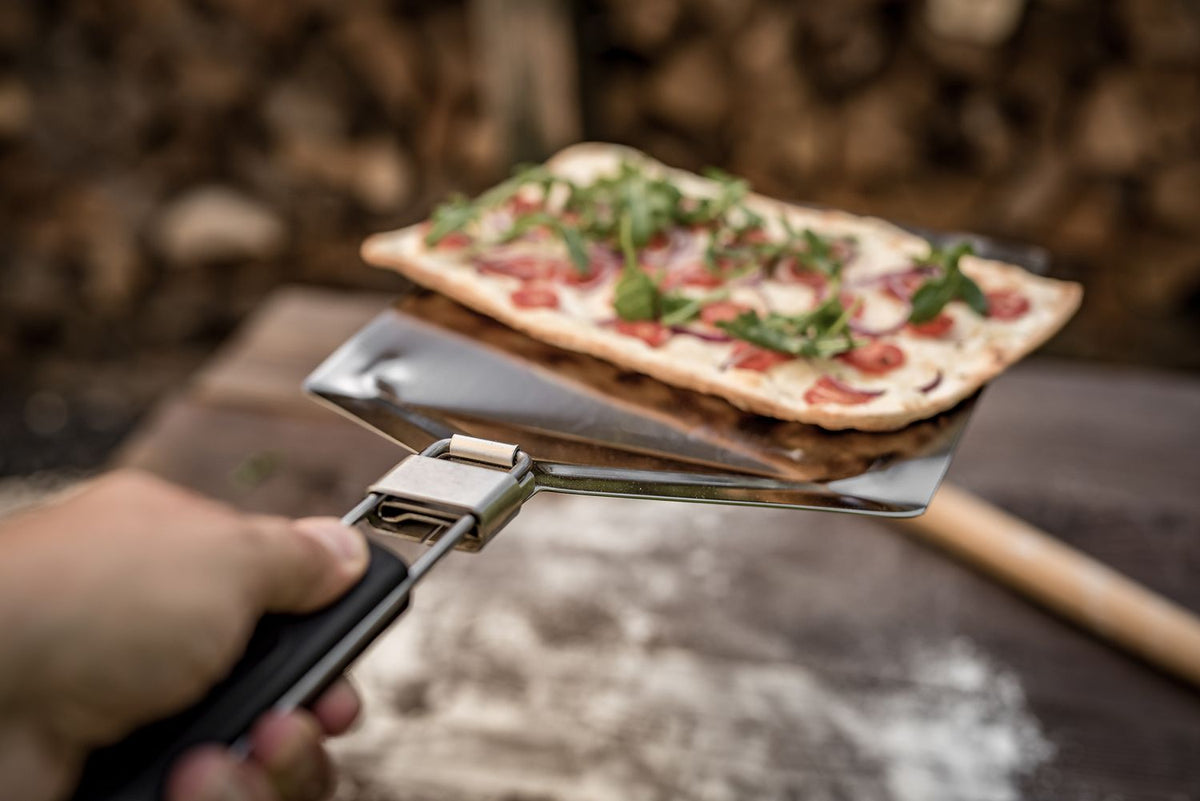 Pizzaspade rustfritt stål sammenleggbar 57 cm detalj av håndtak