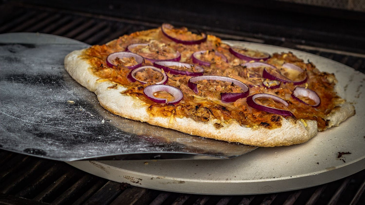Bruk av Pizzastein rund Ø 33 cm cordierit - Grillfürst på gassgrill
