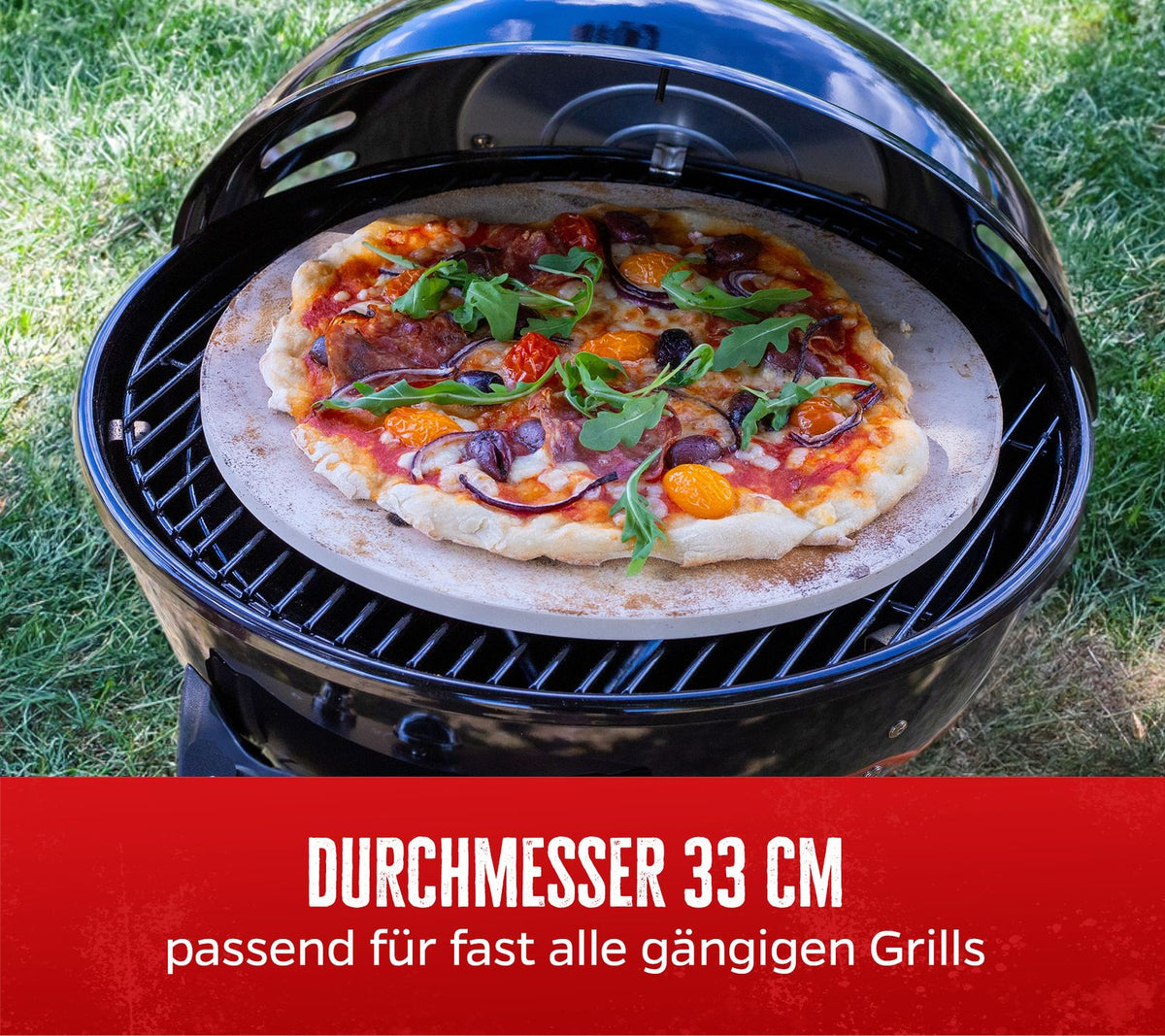 Nærbilde av Pizzastein rund Ø 33 cm med pizzabrett
