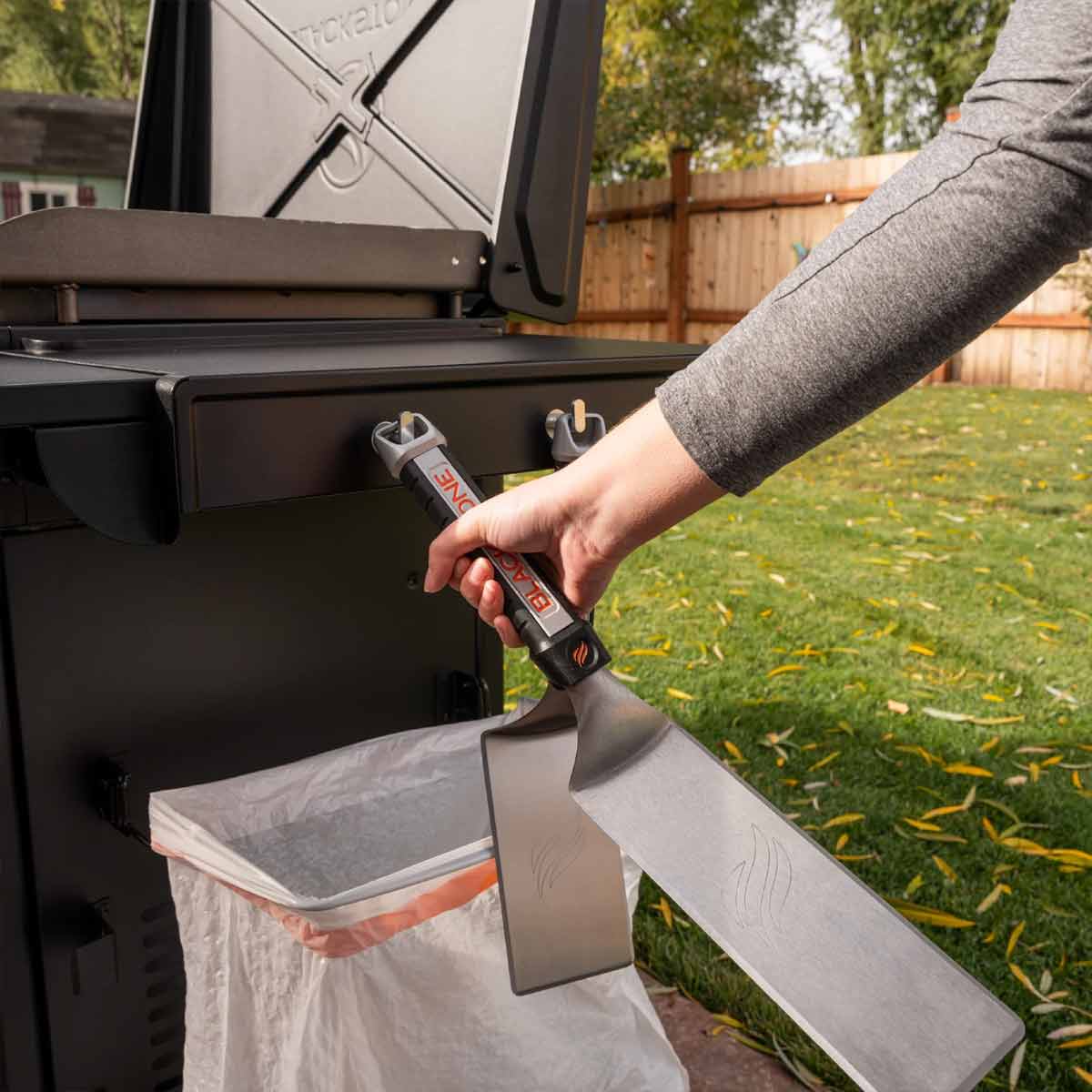 Montert Plancha 36" grillstasjon med klappbord 4 brennere - Blackstone