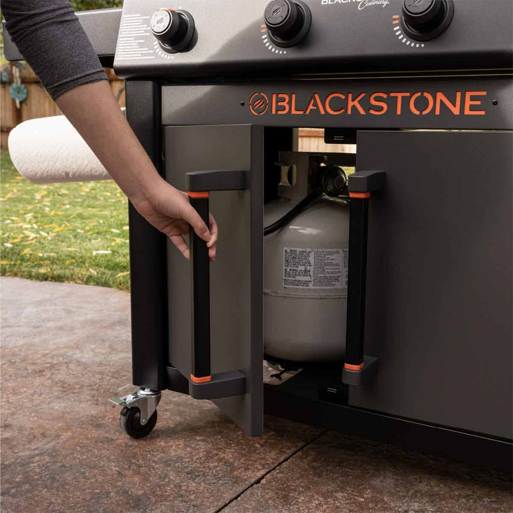 Plancha 36" grillstasjon med klappbord 4 brennere - Blackstone hjul for mobilitet