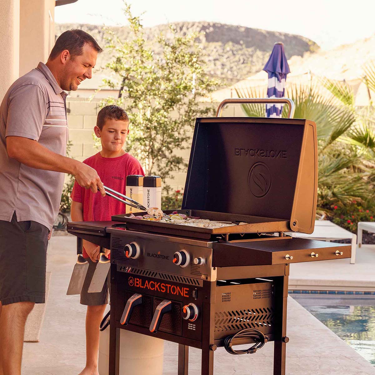Plancha gassgrill 28" med Airfryer 2 brennere 73 cm - Blackstone bakside