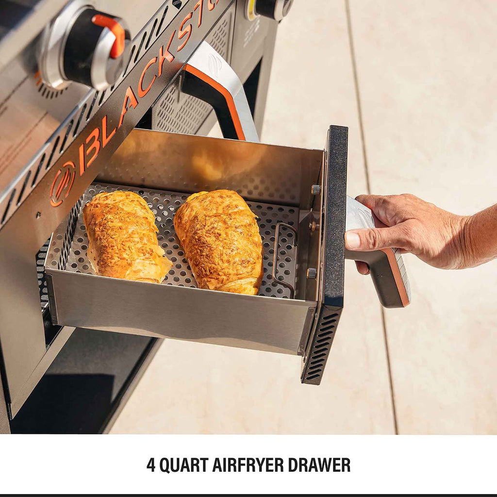 Montert Plancha gassgrill 28" med Airfryer 2 brennere 73 cm - Blackstone i bruk