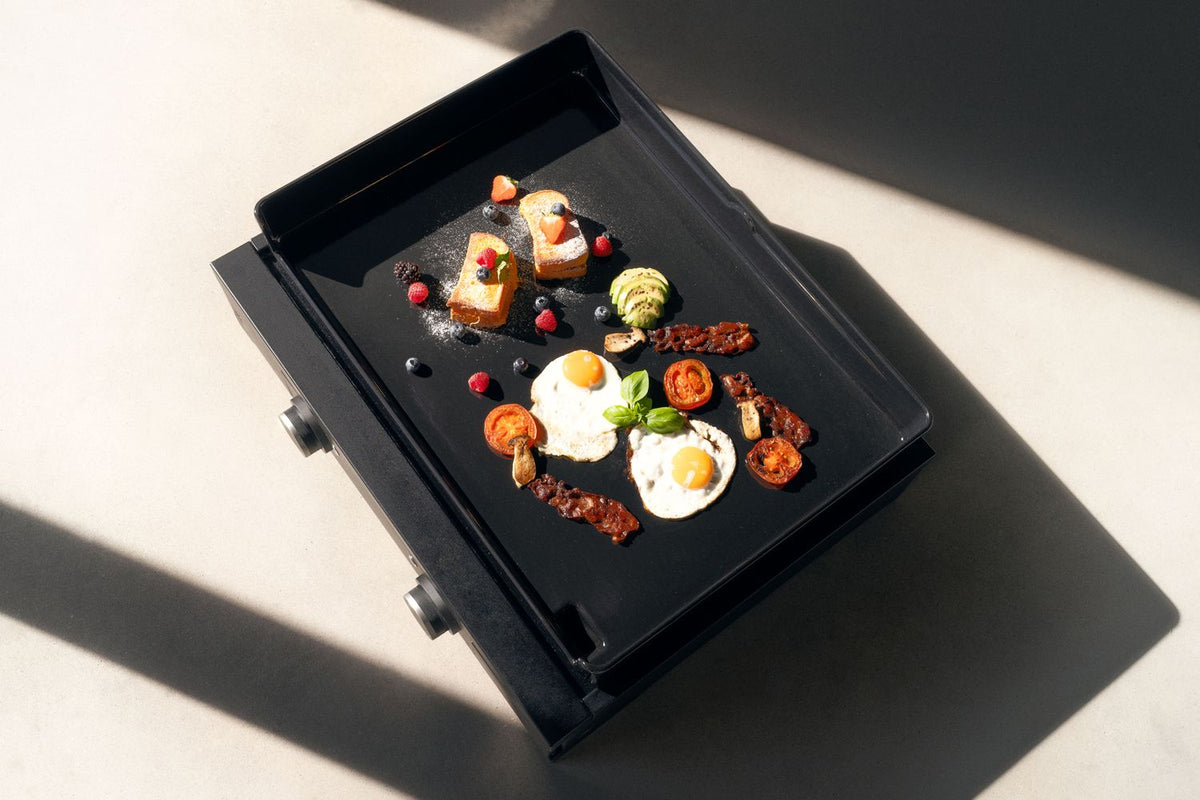 Detalj av støpejernsplanke på Plancha gassgrill Edition One WMF