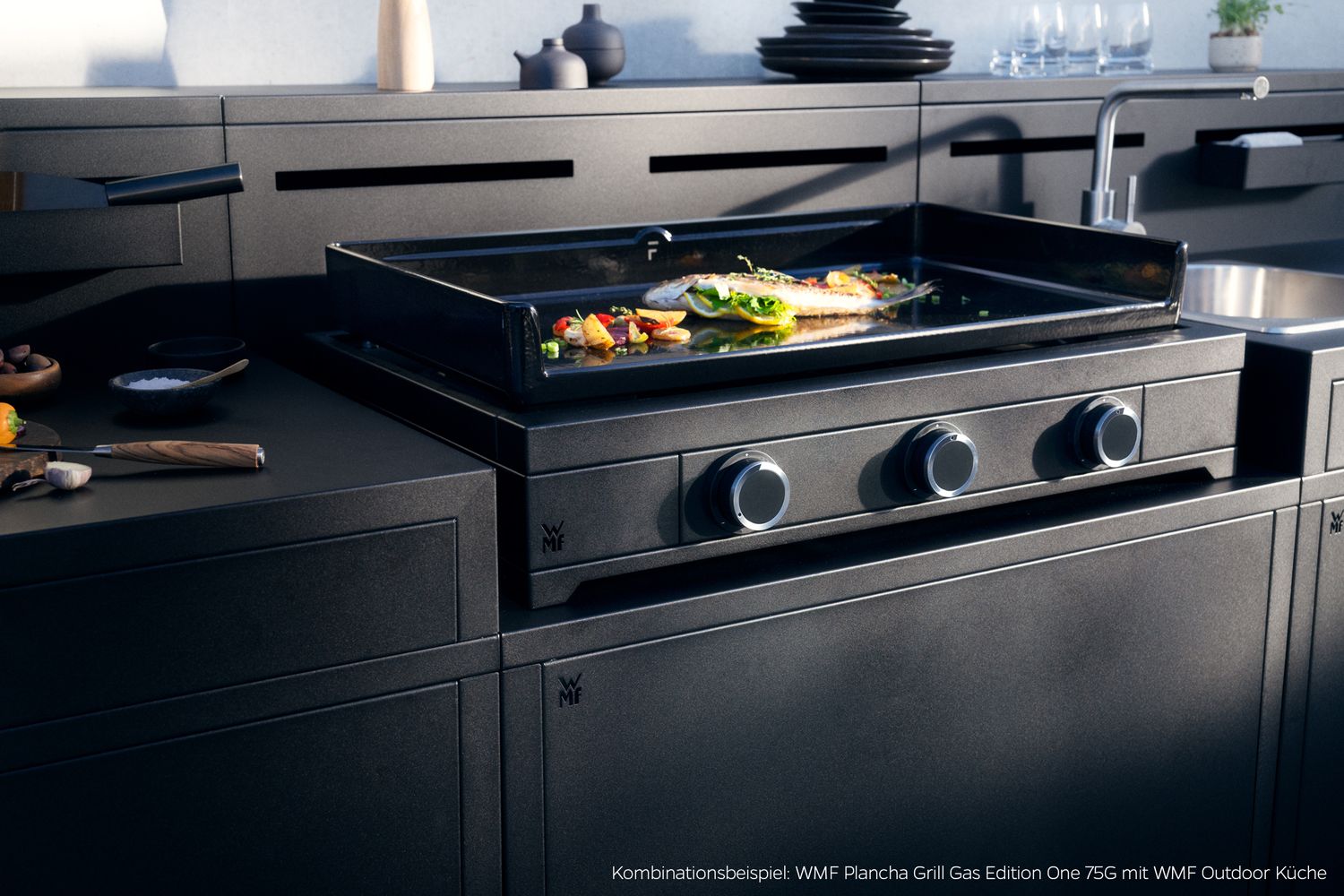 Montert Plancha gassgrill Edition One 75 cm støpejern med tre brennere