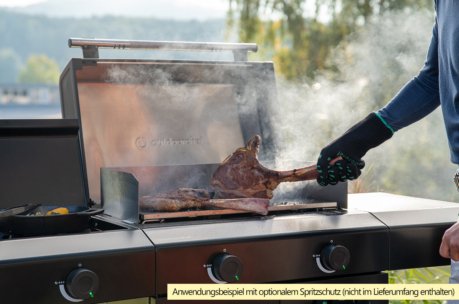 Detalj av keramiske brennere på Plancha gassgrill HEAT C-265 Blazing Zone med Blazinglas