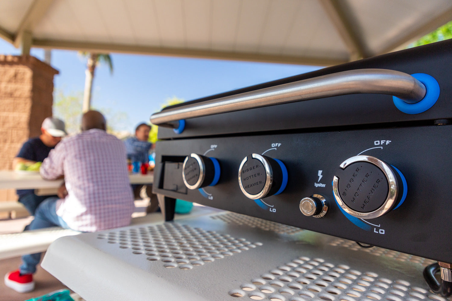 Plancha grill Ultimate 3-brenner med understell og trekk - Pit Boss elektrisk tenning