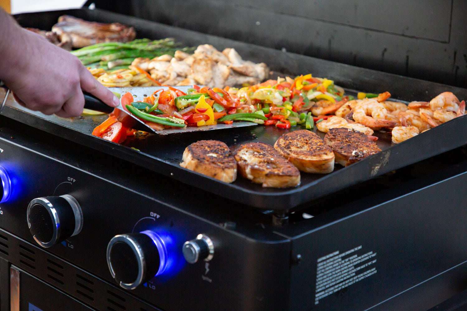 Plancha grill Ultimate 5-brenner grillstasjon - Pit Boss montert