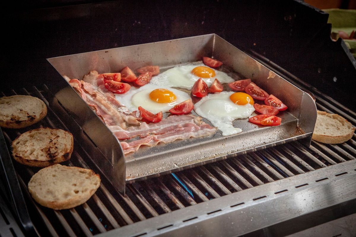 Plancha rustfritt stål 32 x 28 cm grillplate i bruk med grønnsaker
