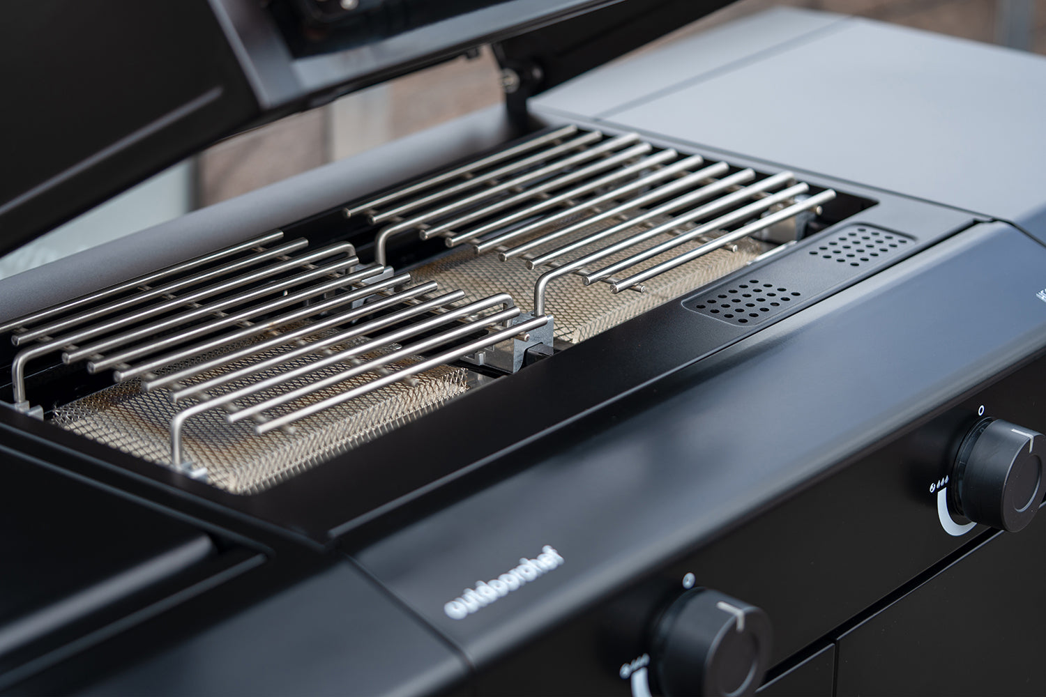 Planchagrill HEAT C-265 med Blazing Zone støpejern - Outdoorchef