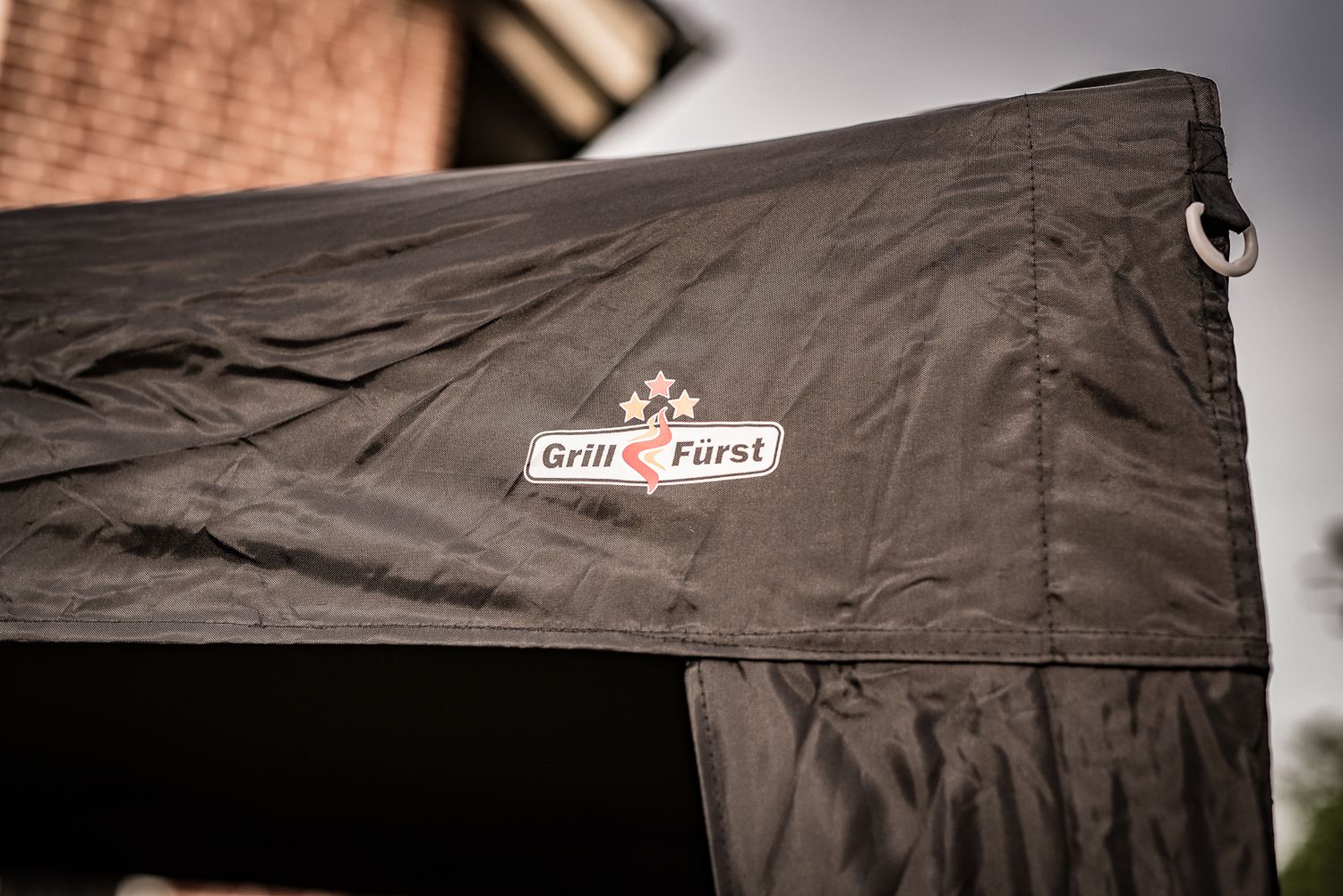 Pop-up grillpaviljong 3x3 m med røykventil - Grillfürst detalj av metallstativ