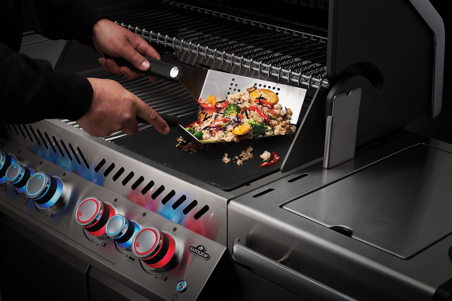 Detalj av silikongrep på Pro Griddle plancha verktøysett 3-delt rustfritt stål - Napoleon