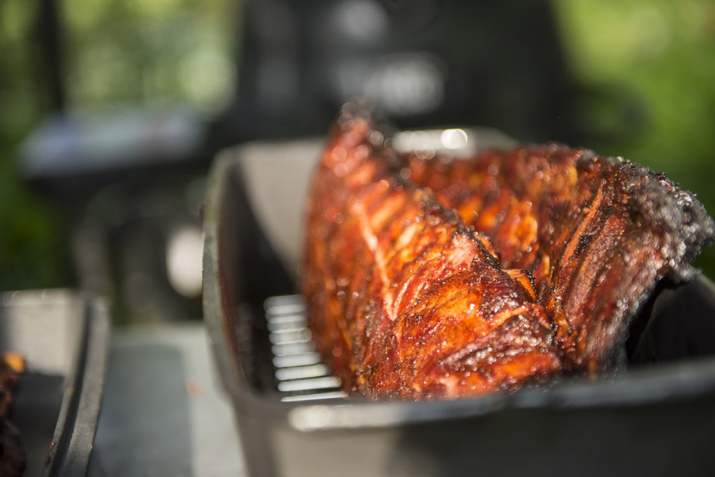 Rib roaster støpejern form 42 cm - Broil King i bruk på grill