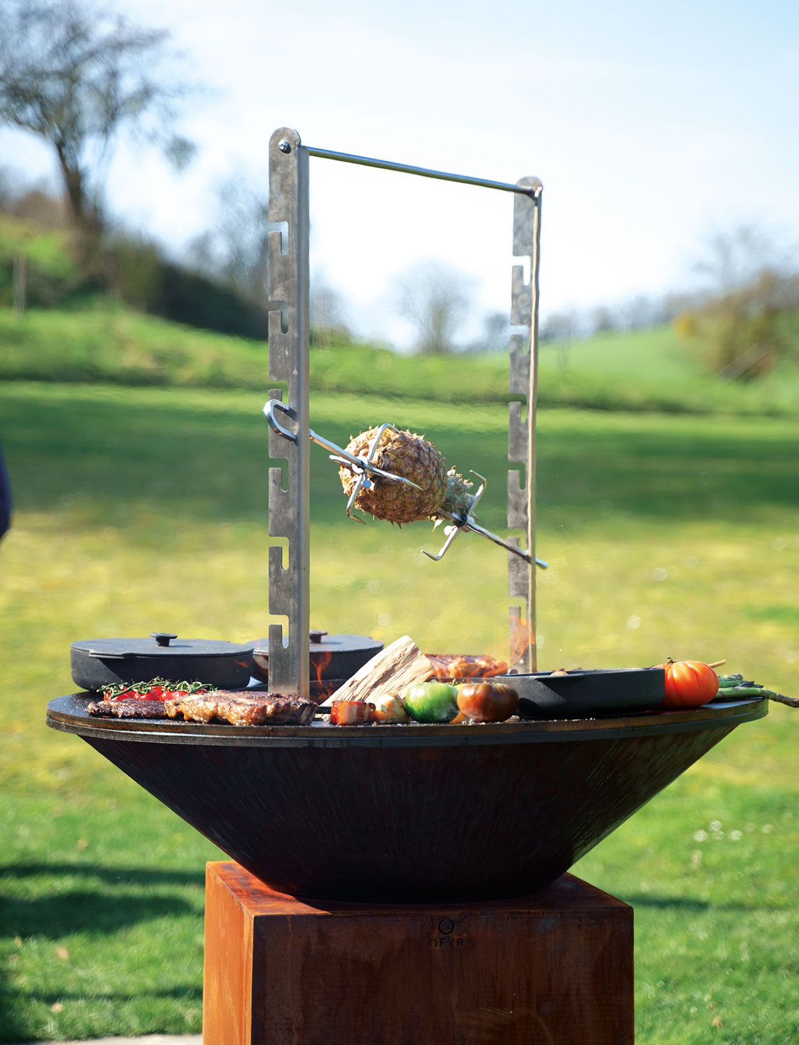 Rotisserie-sett for 85 og 100 cm feuerplatte - OFYR detalj