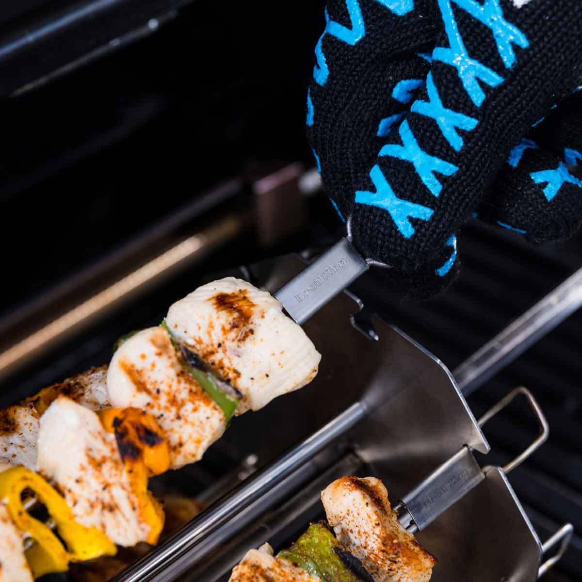 Rotisserie spydsett 8 dobbeltspyd - Broil King montert på grill