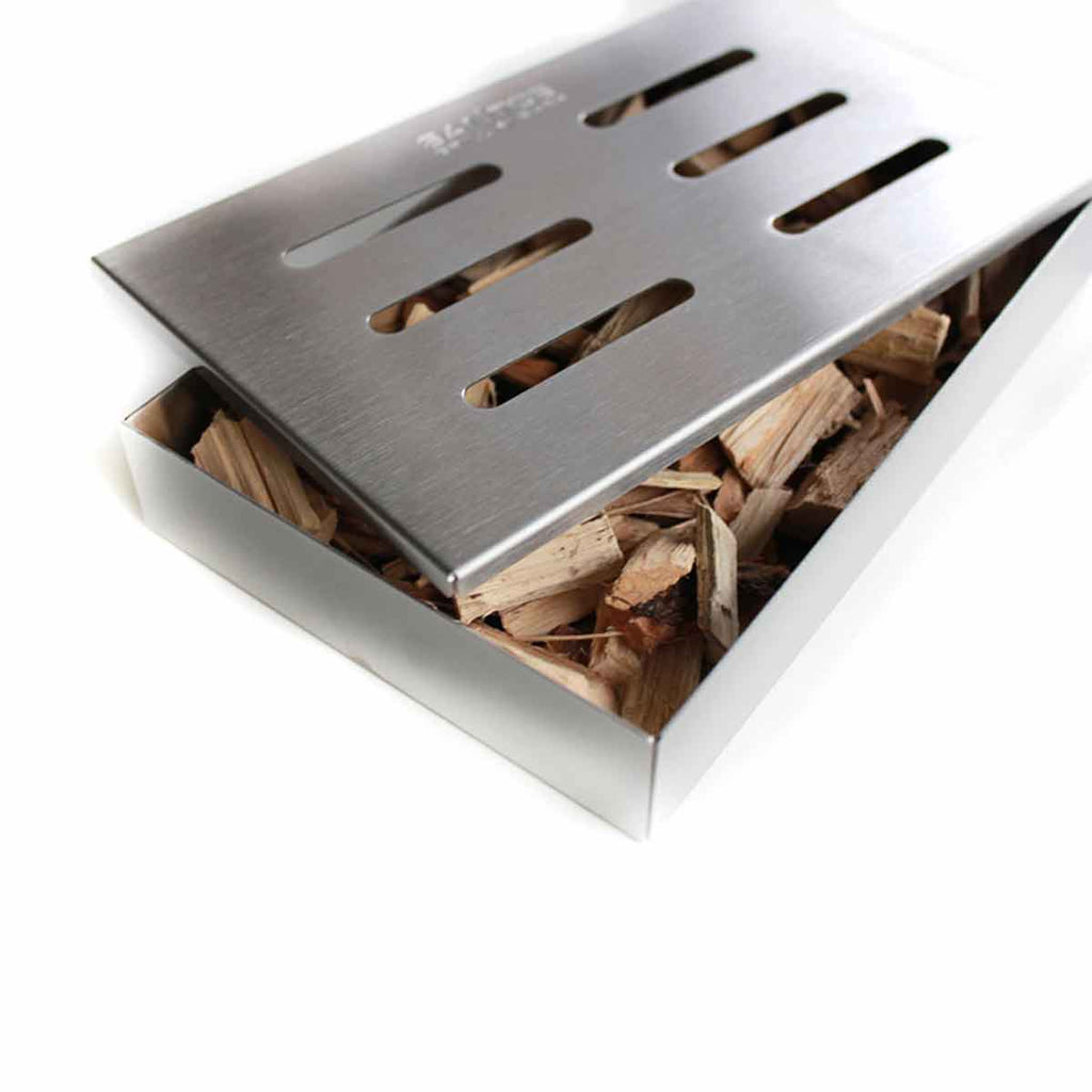 Nærbilde av røykeåpning på Røykboks rustfritt stål 21 x 13 x 3,4 cm - SANTOS