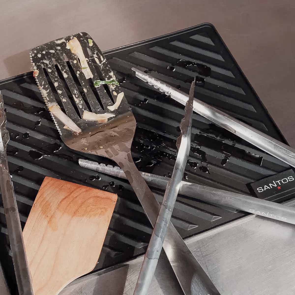Silikonmatte for grillverktøy 35 x 27,5 cm - SANTOS montert