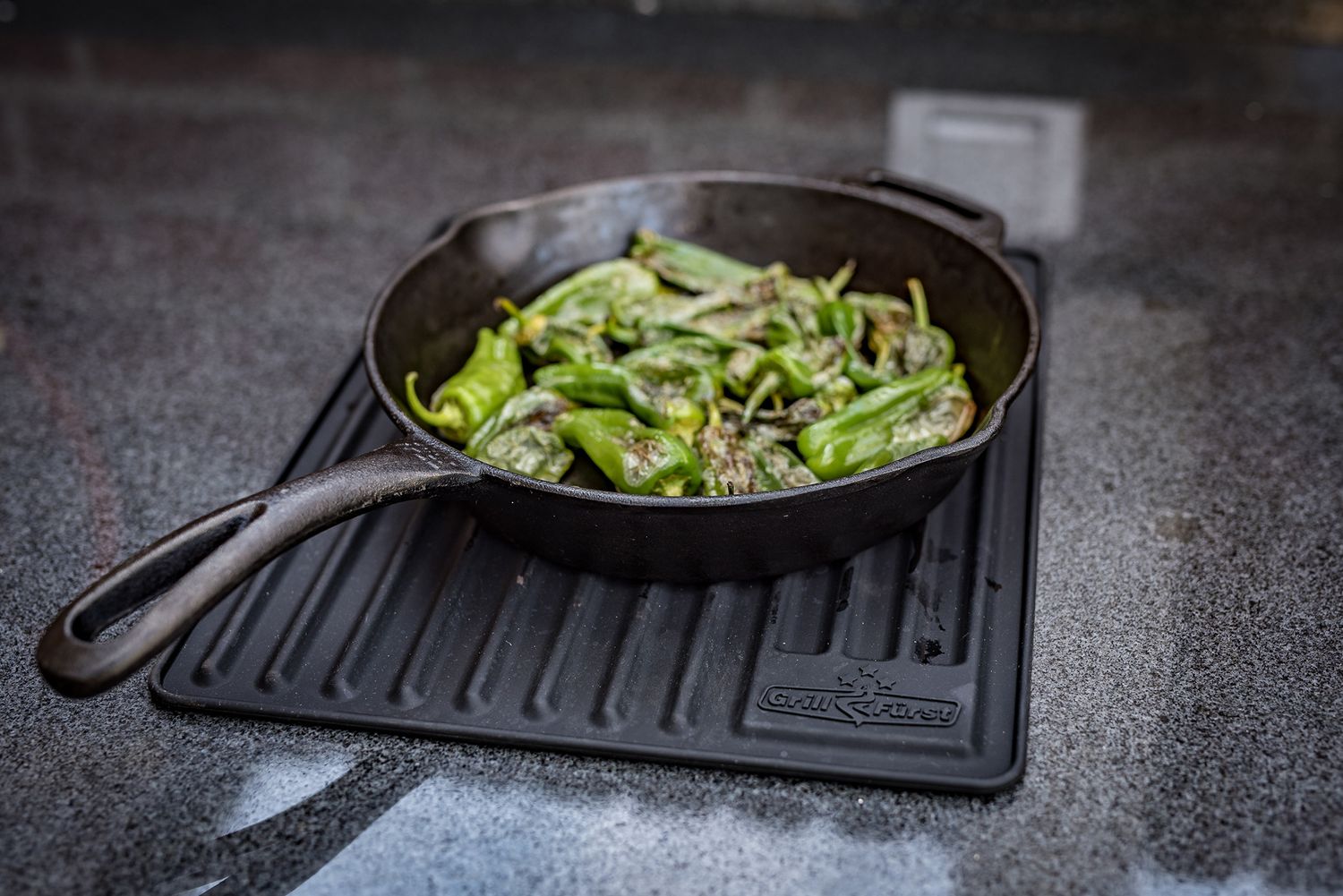 Detalj av Silikonmatte for grillverktøy 35 x 28 cm - Grillfürst