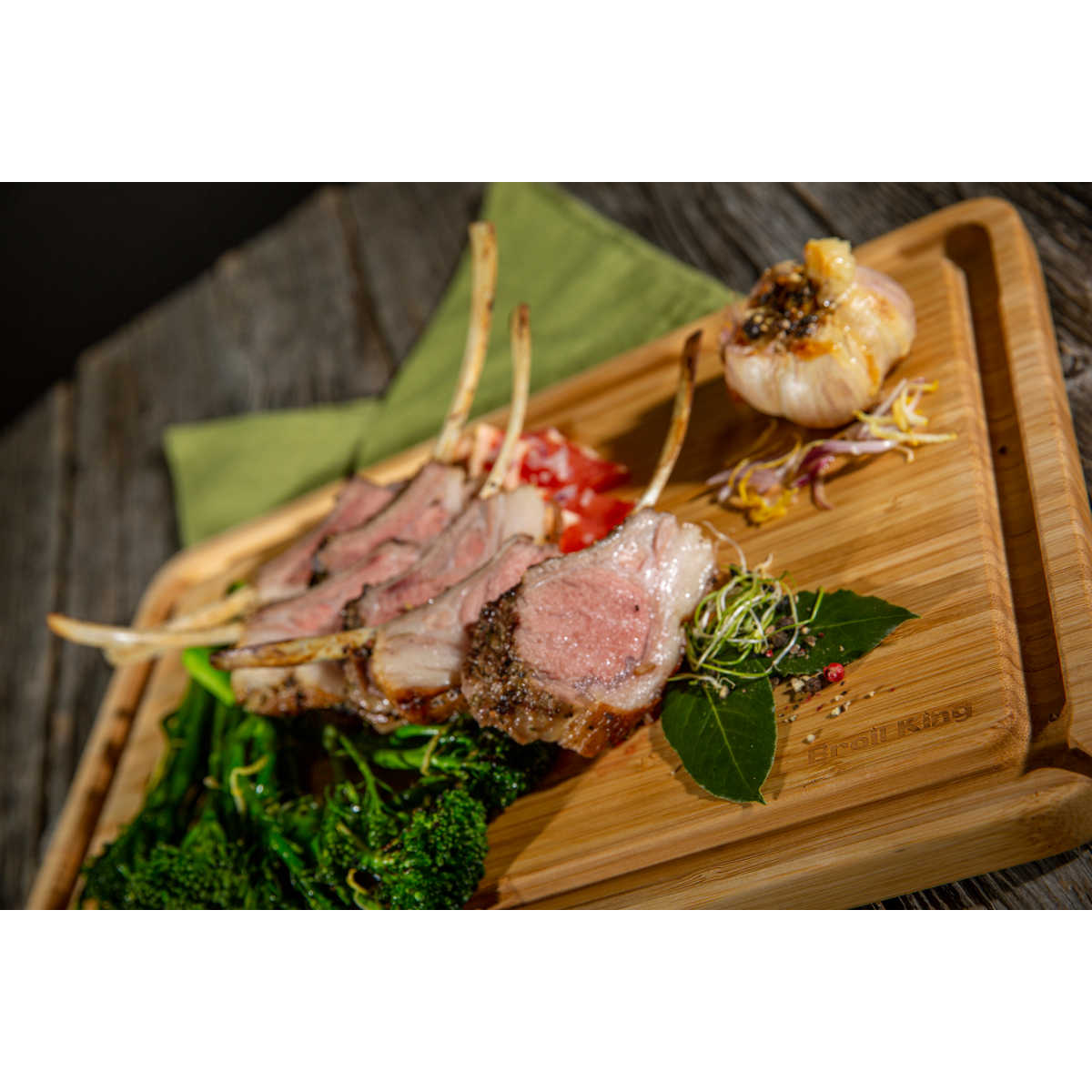 Skjærebrett for Baron - Broil King brukt ved grillen