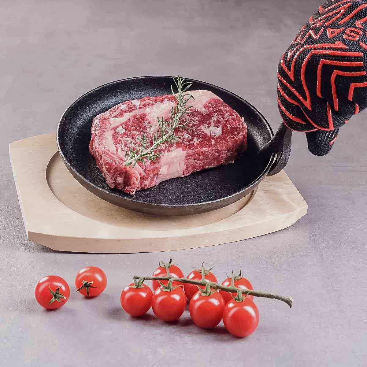Støpejernspanne 22 cm med brett og håndtak - SANTOS bakside