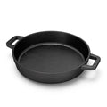 Støpejernspanne Frypan M med to håndtak 24 cm fra The Bastard sett forfra
