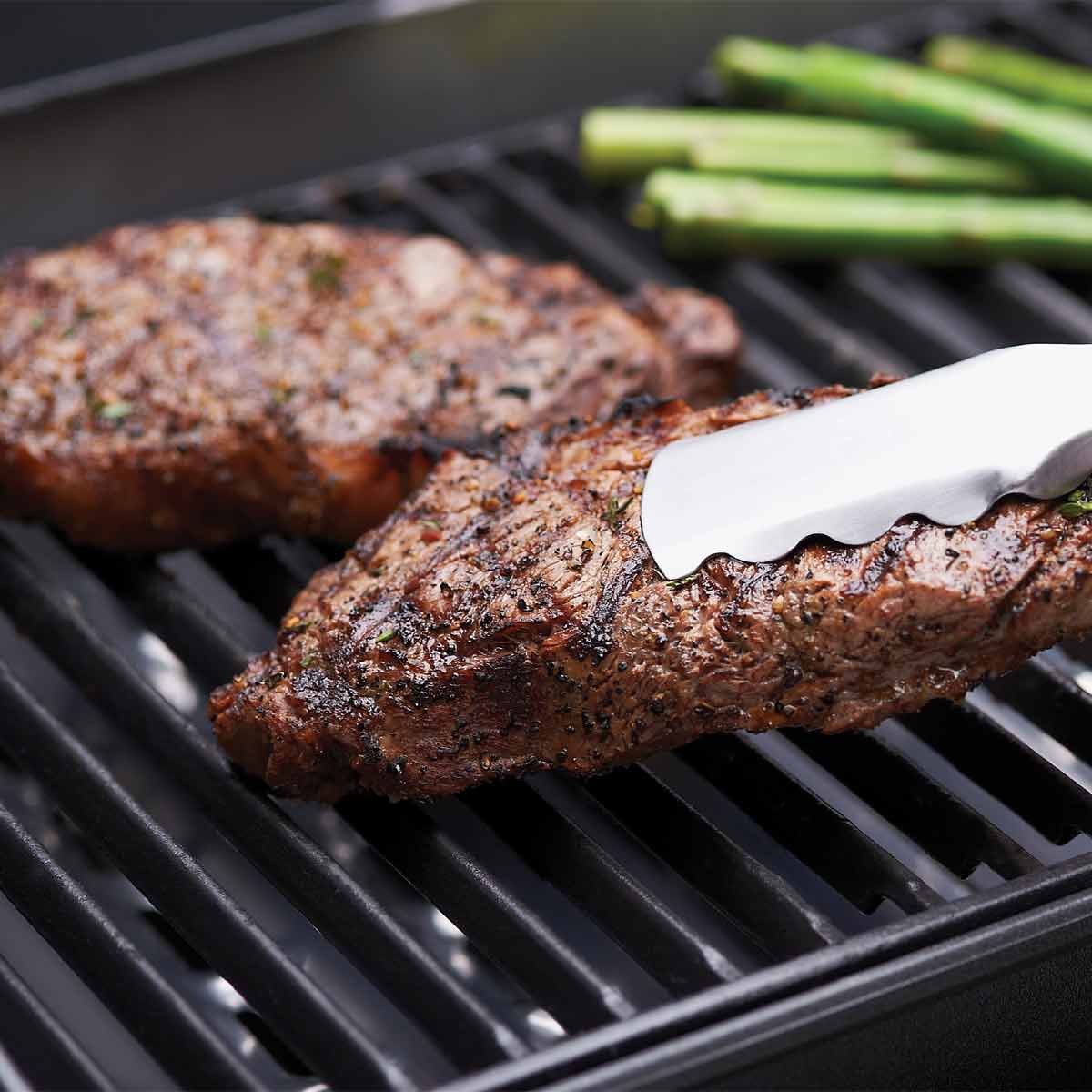 Montert Støpejernsrist Signet & Crown 2 stk - Broil King på grill