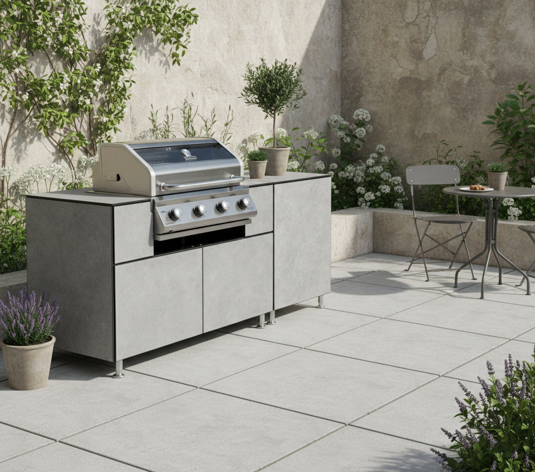 Utekjokken med G401E innebygd grill 4 brennere betong bakside