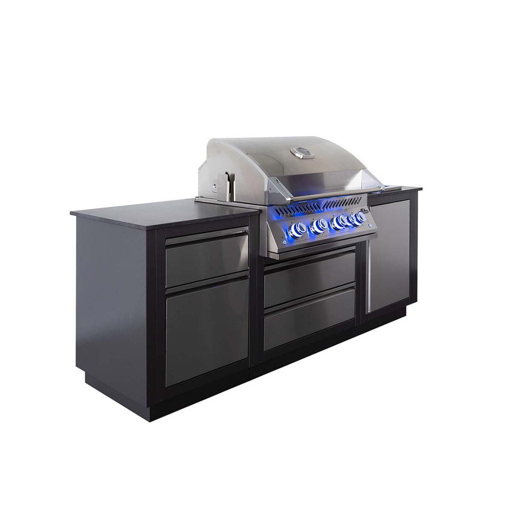 Montert Utekjøkken Oasis Compact 105 med innebygd grill BIG32 i hage