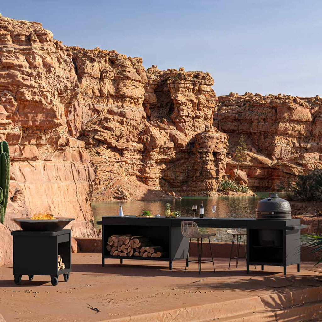 Nærbilde av BSTRD Pro Graphite Kamado i Utekjøkkenmodul Pro Connect Black