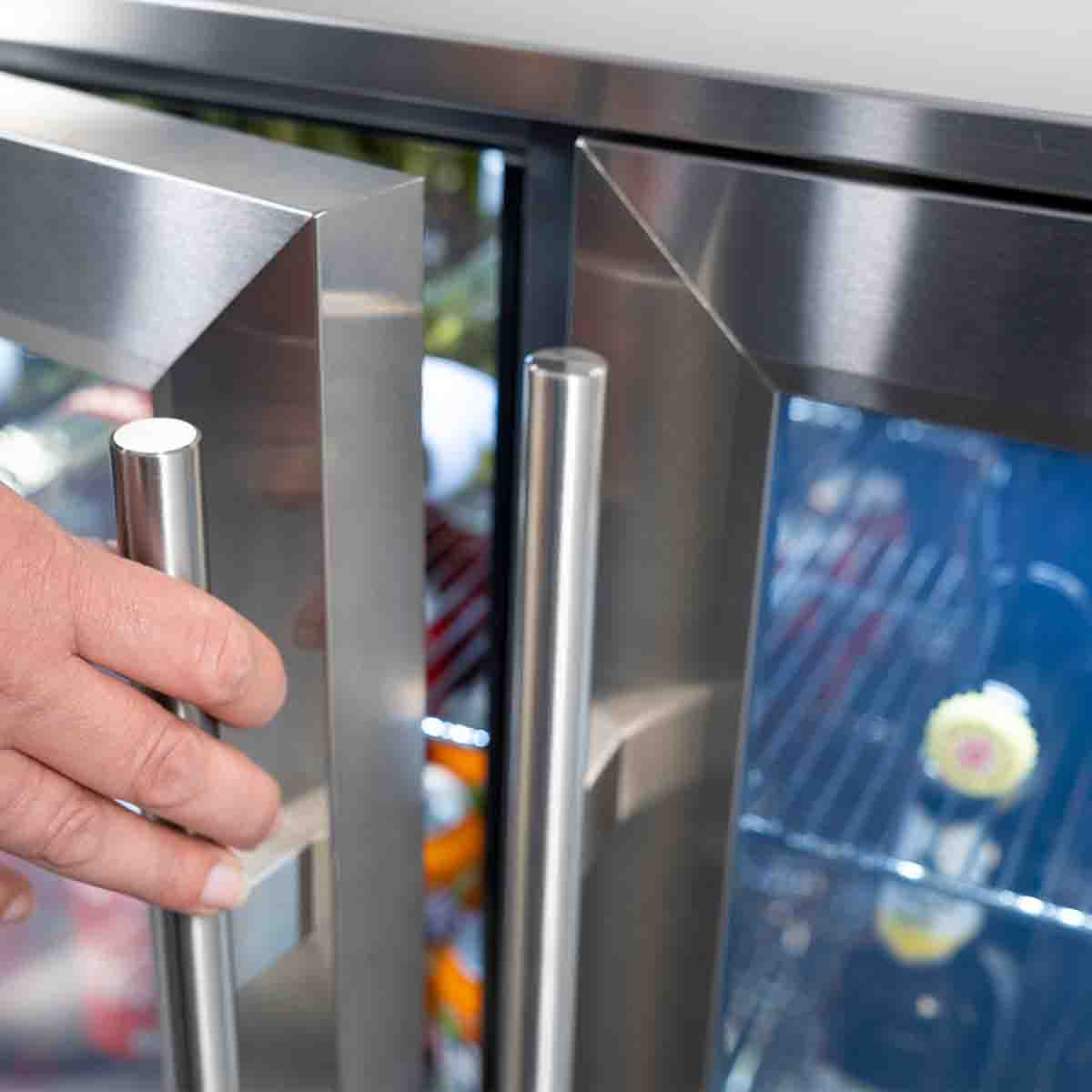 Utekjøleskap med to dører - Napoleon nærbilde av rustfritt stål