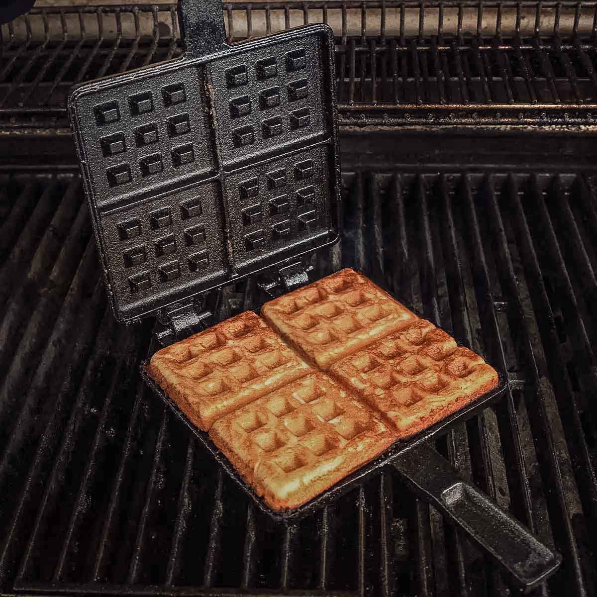 Montert vaffeljern støpejern firkantet 17,5x18,5 cm - SANTOS på grill