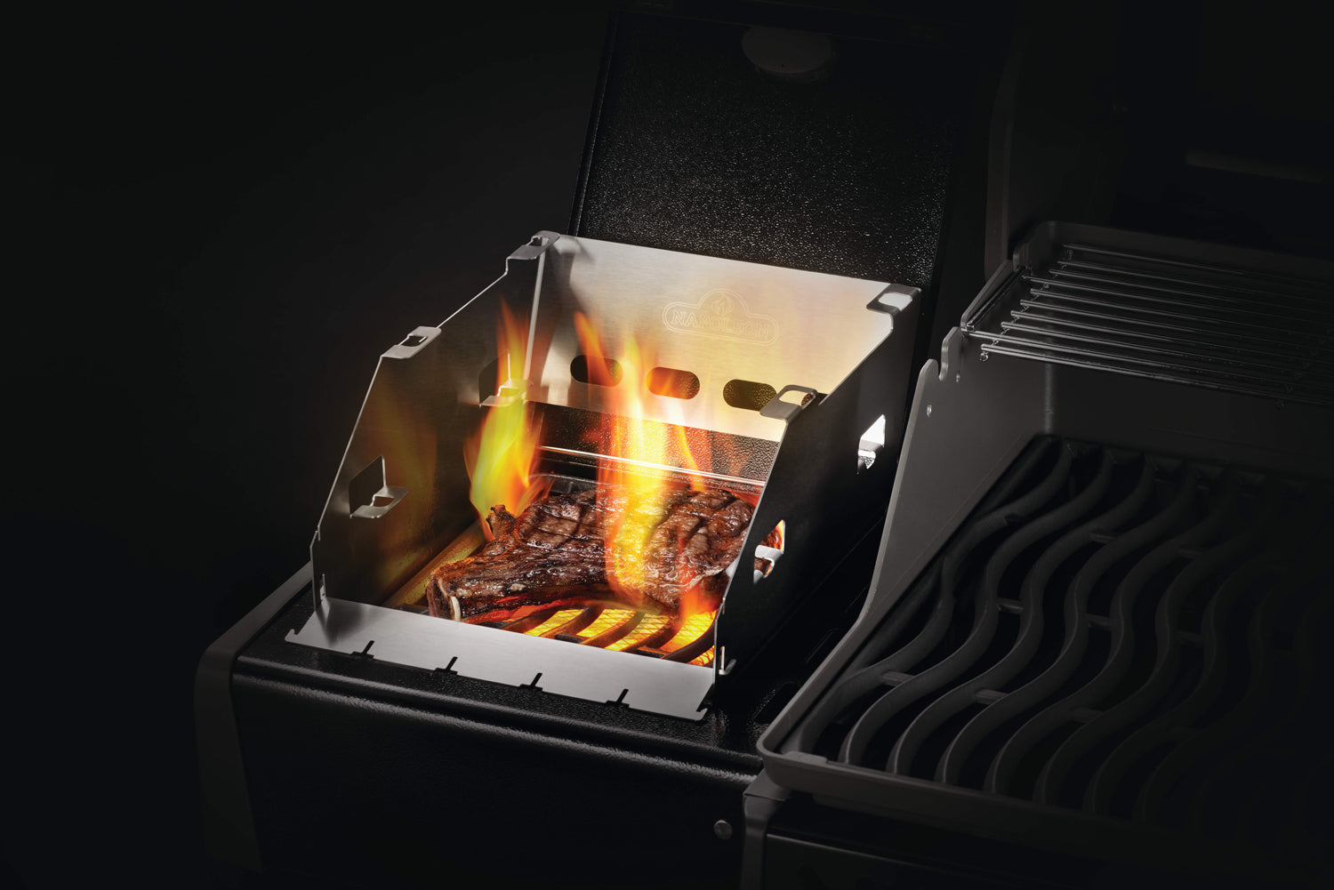 Montert Vindskjerm for Sizzle Zone liten Rogue XT/SE rustfritt stål på grill