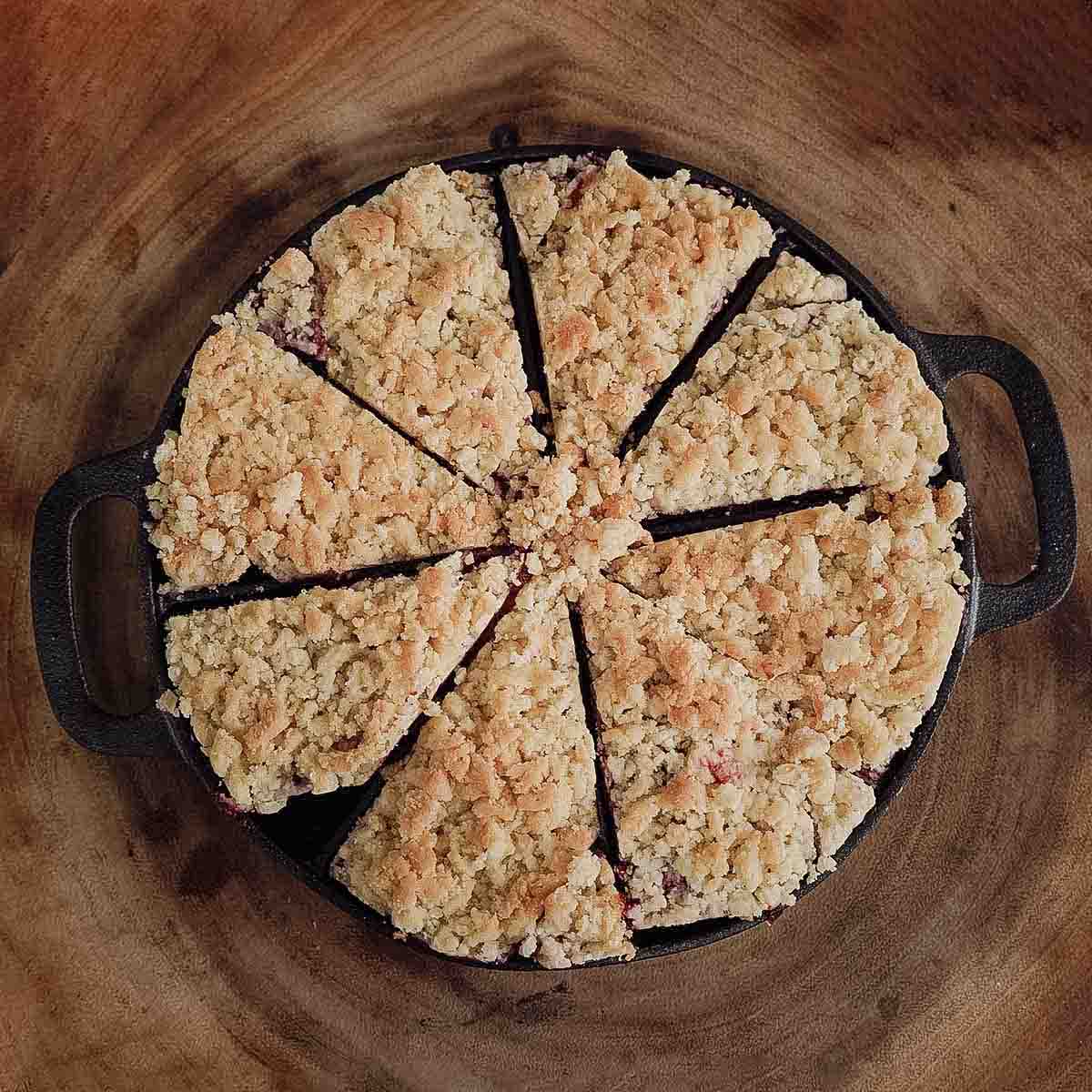Wedge Pan støpejern med serveringsbrett i tre Ø 21,5 cm - SANTOS bakside