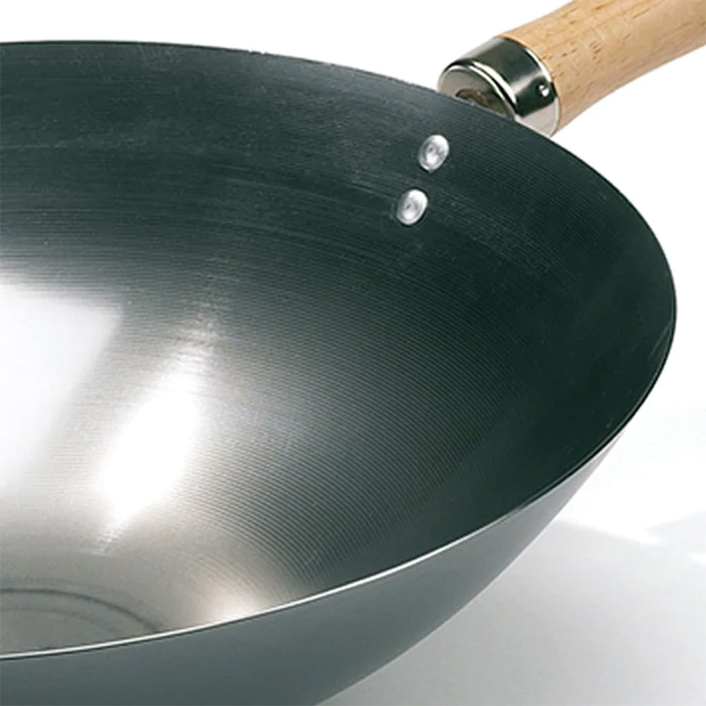 Detalj av trehåndtak på Wok 35 cm karbonstål med trehåndtak - Hot Wok
