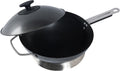 Wok karbonstål 33 cm med lokk og wokring Outdoorchef forfra