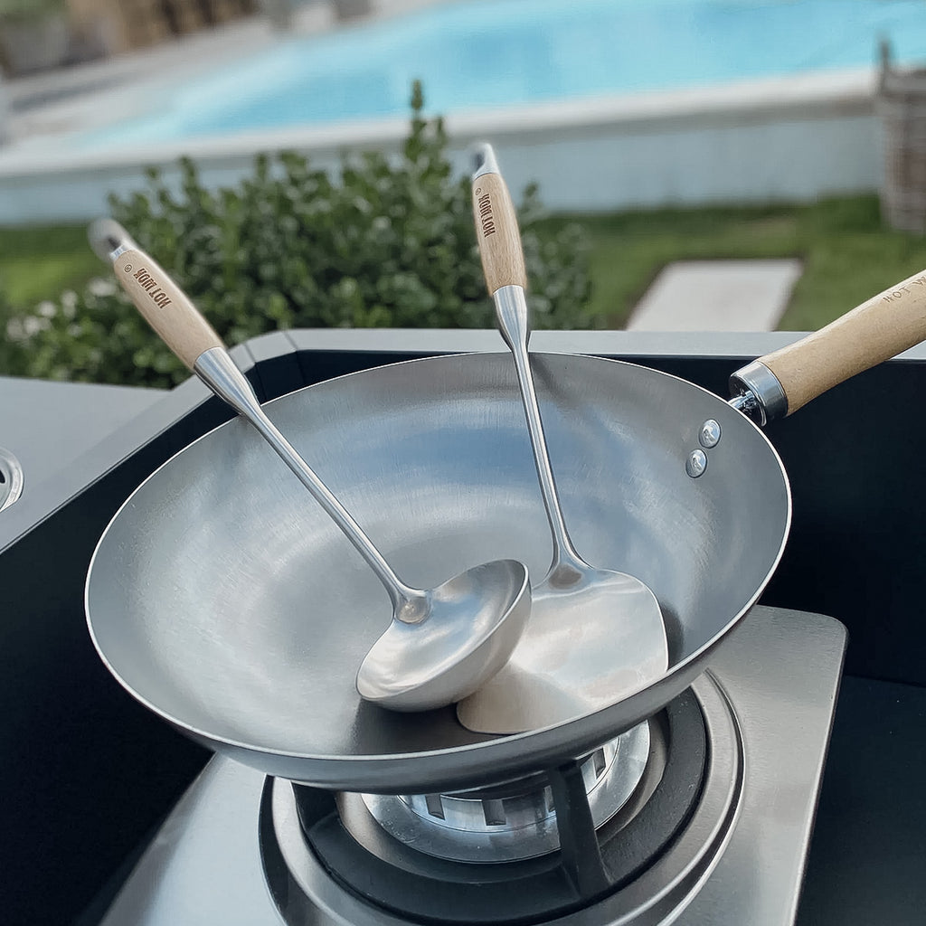 Wok-øse med bambushåndtak - Hot Wok nærbilde av øse